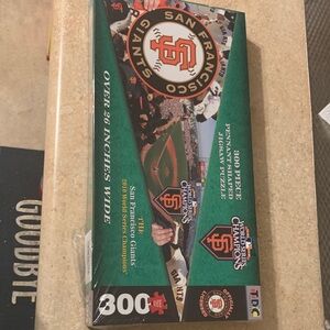 San Francisco Giants 2020 World Series 300-Piece Puzzle - Black and Green